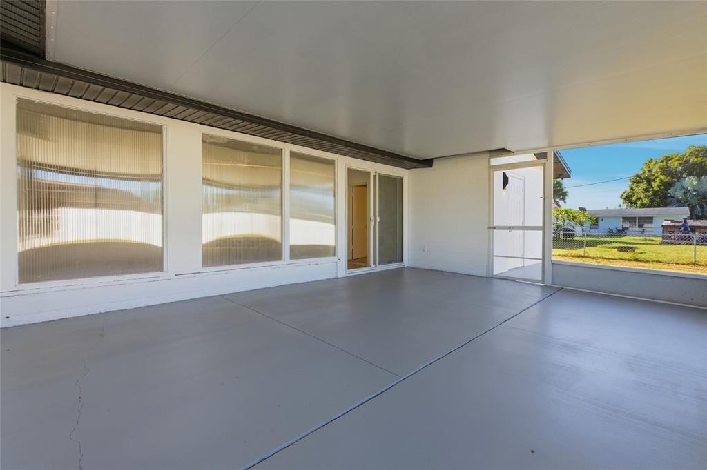 Под контрактом: $299,000 (3 спален, 2 ванн, 1827 Квадратных фут)