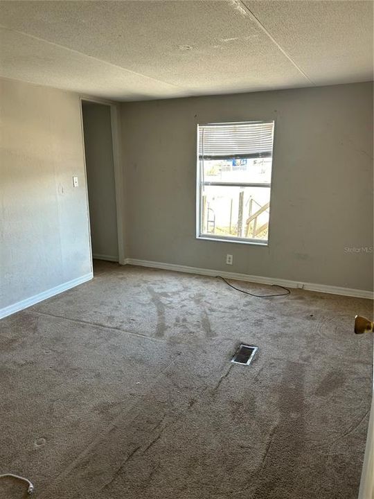 待售: $145,000 (3 贝兹, 2 浴室, 1404 平方英尺)