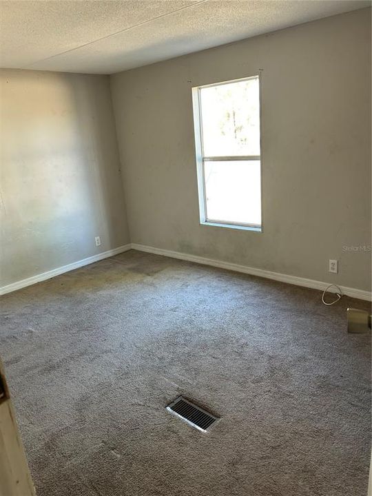 待售: $145,000 (3 贝兹, 2 浴室, 1404 平方英尺)