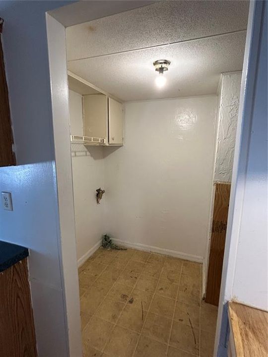 待售: $145,000 (3 贝兹, 2 浴室, 1404 平方英尺)