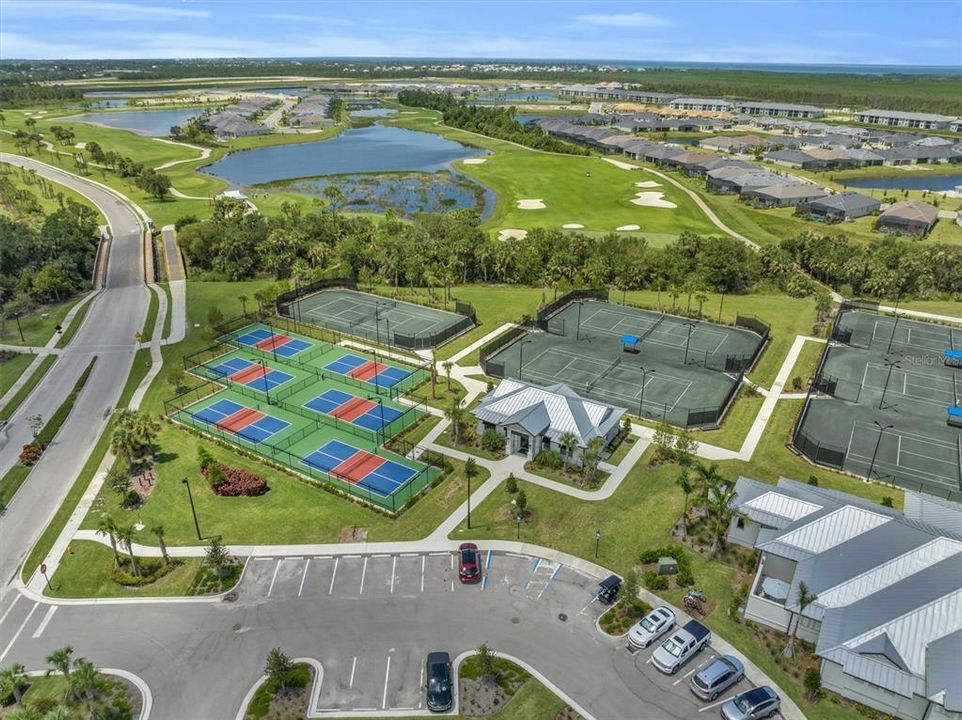 На продажу: $489,900 (4 спален, 2 ванн, 2246 Квадратных фут)