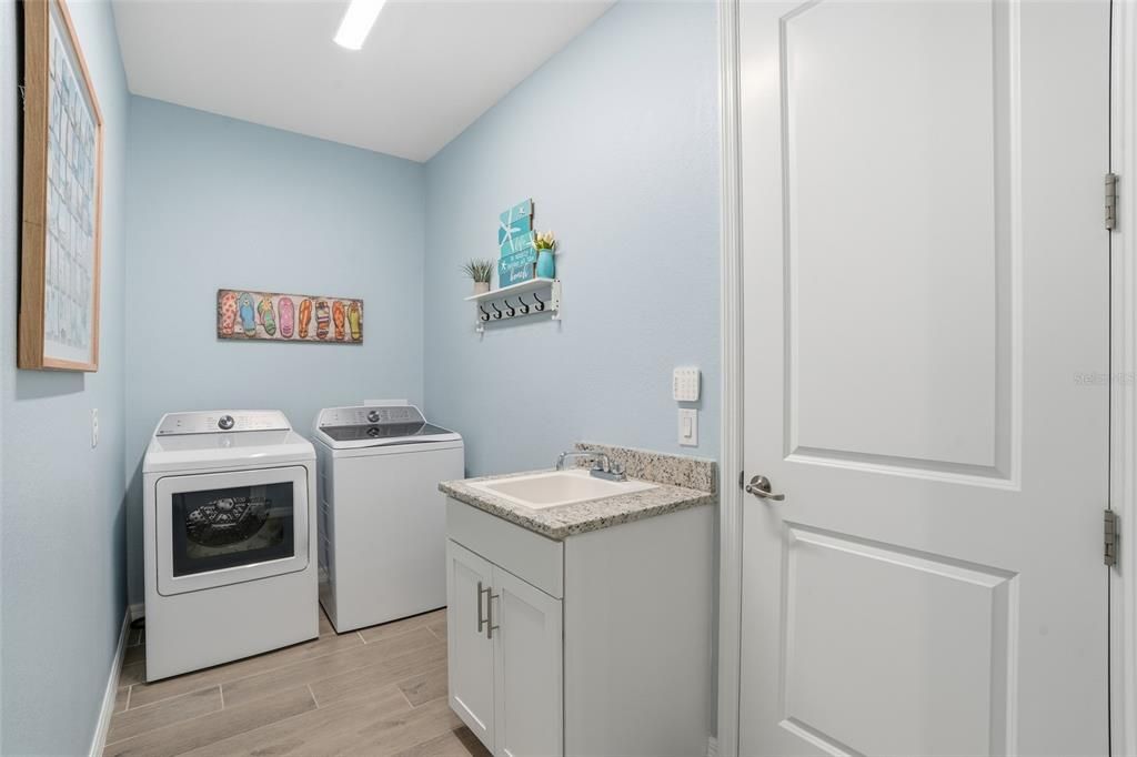 На продажу: $489,900 (4 спален, 2 ванн, 2246 Квадратных фут)