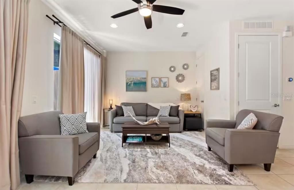 待售: $310,000 (2 贝兹, 2 浴室, 1350 平方英尺)