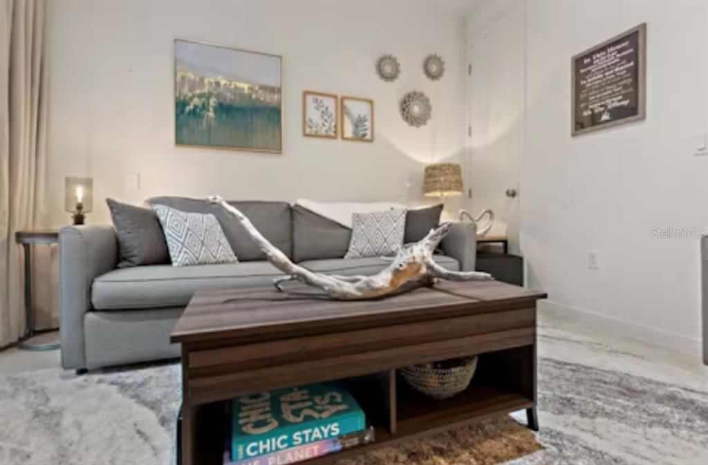 待售: $310,000 (2 贝兹, 2 浴室, 1350 平方英尺)