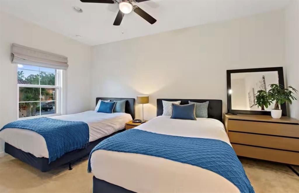 待售: $310,000 (2 贝兹, 2 浴室, 1350 平方英尺)