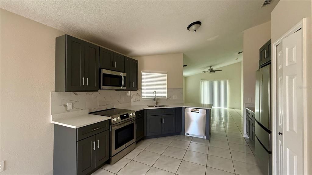 待售: $359,999 (3 贝兹, 2 浴室, 1264 平方英尺)