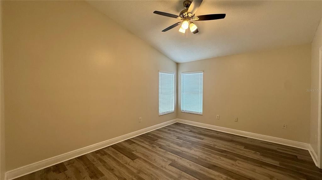 待售: $359,999 (3 贝兹, 2 浴室, 1264 平方英尺)