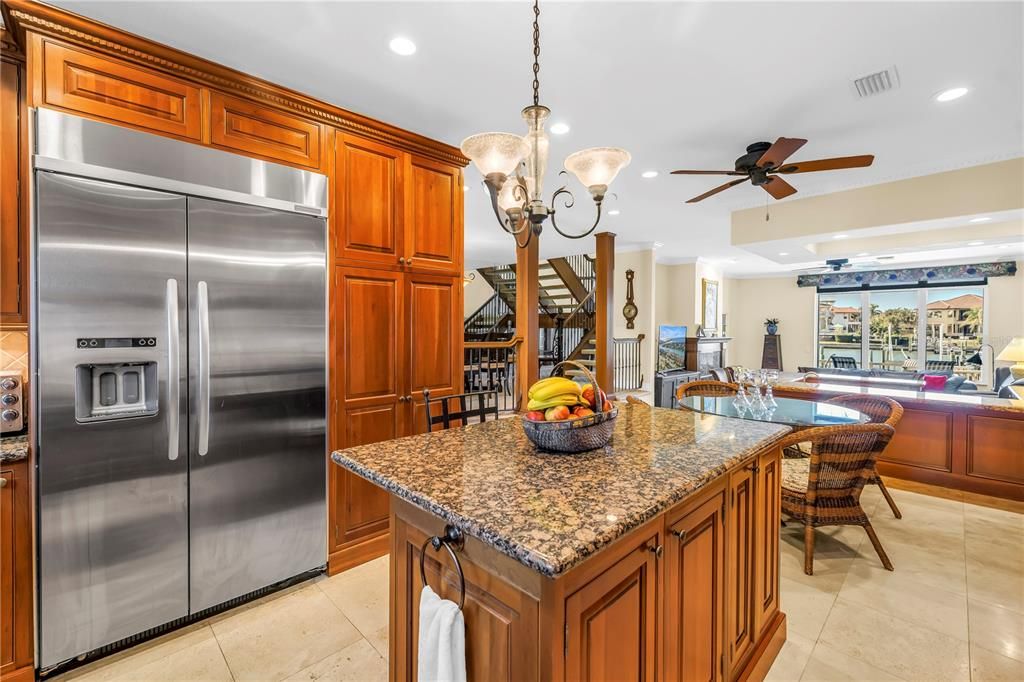 En Venta: $1,799,000 (4 camas, 3 baños, 2779 Pies cuadrados)