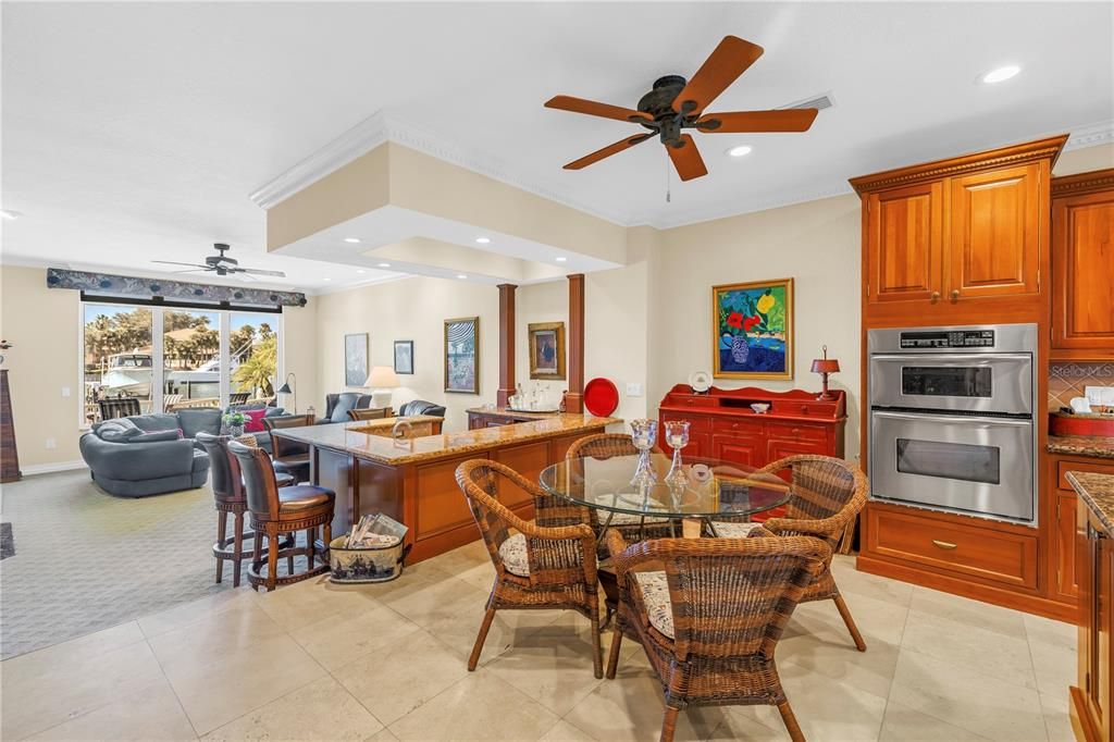 En Venta: $1,799,000 (4 camas, 3 baños, 2779 Pies cuadrados)