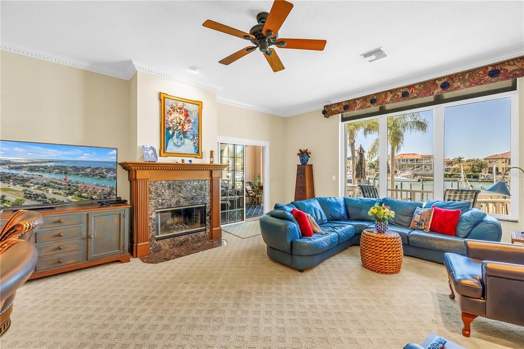 En Venta: $1,799,000 (4 camas, 3 baños, 2779 Pies cuadrados)