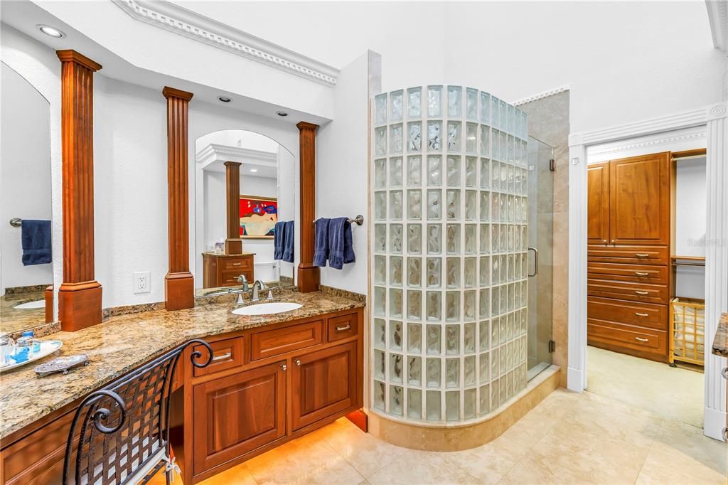 En Venta: $1,799,000 (4 camas, 3 baños, 2779 Pies cuadrados)