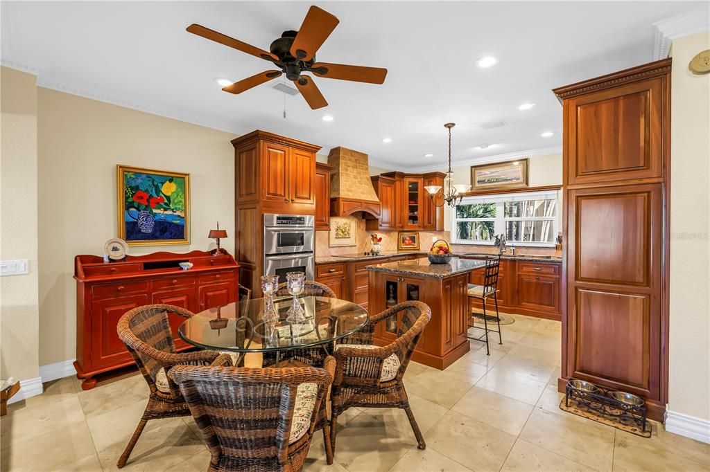 En Venta: $1,799,000 (4 camas, 3 baños, 2779 Pies cuadrados)