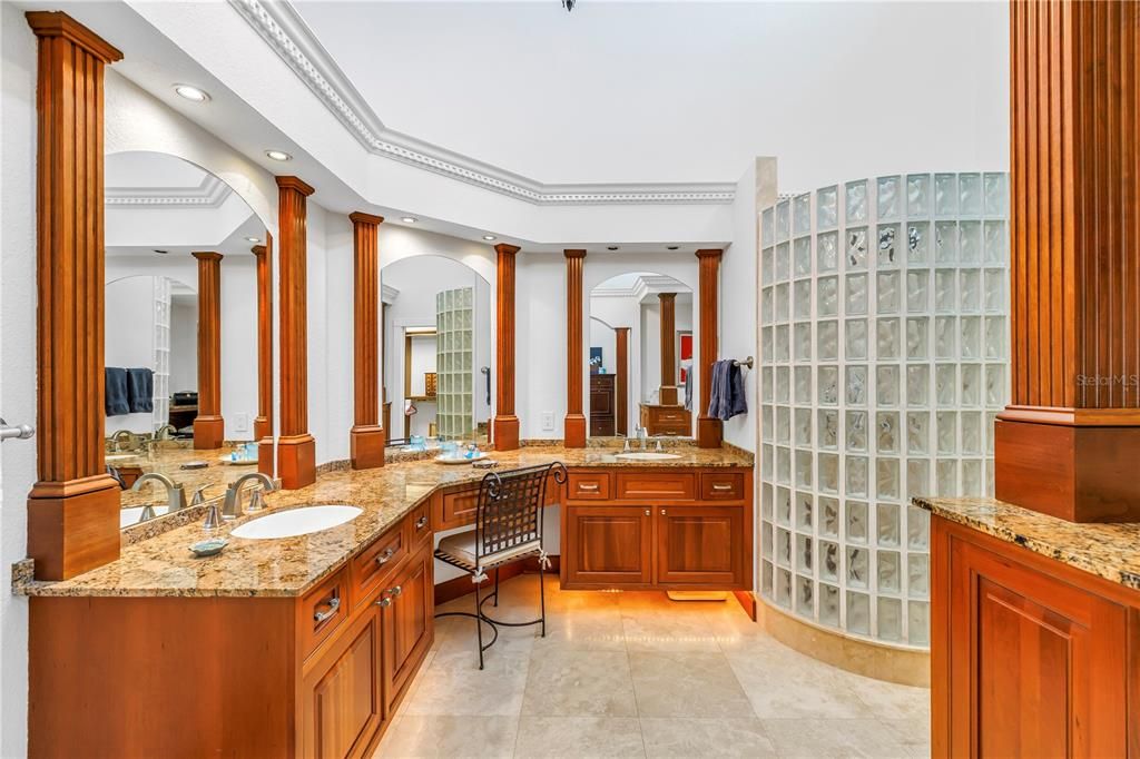 En Venta: $1,799,000 (4 camas, 3 baños, 2779 Pies cuadrados)