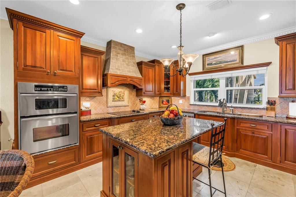 En Venta: $1,799,000 (4 camas, 3 baños, 2779 Pies cuadrados)