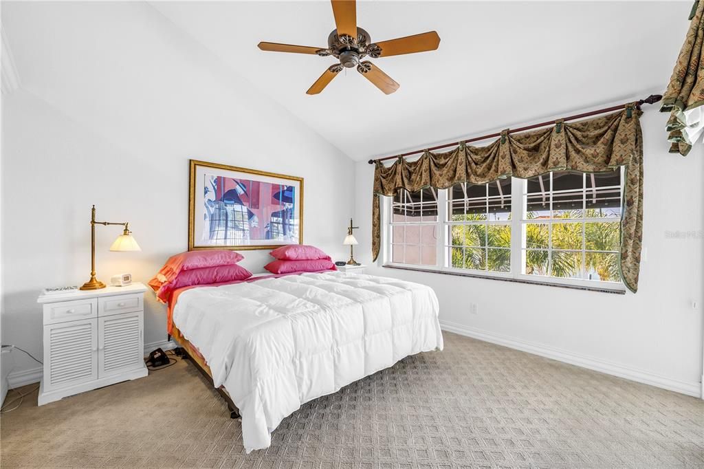 En Venta: $1,799,000 (4 camas, 3 baños, 2779 Pies cuadrados)