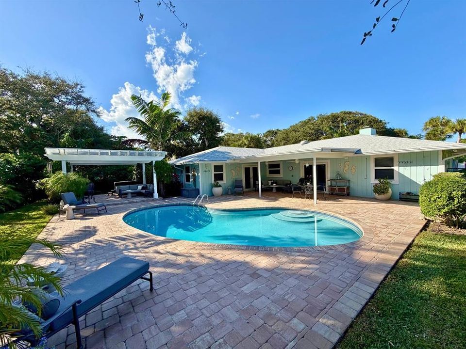 For Rent: $15,500 (3 beds, 2 baths, 1858 Square Feet)