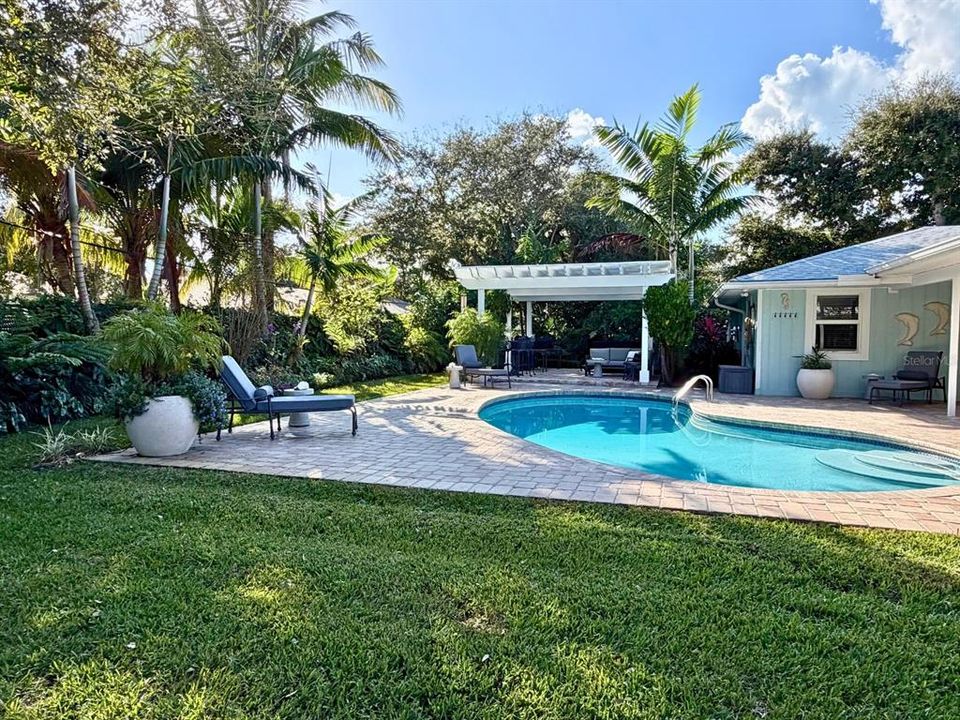 For Rent: $15,500 (3 beds, 2 baths, 1858 Square Feet)