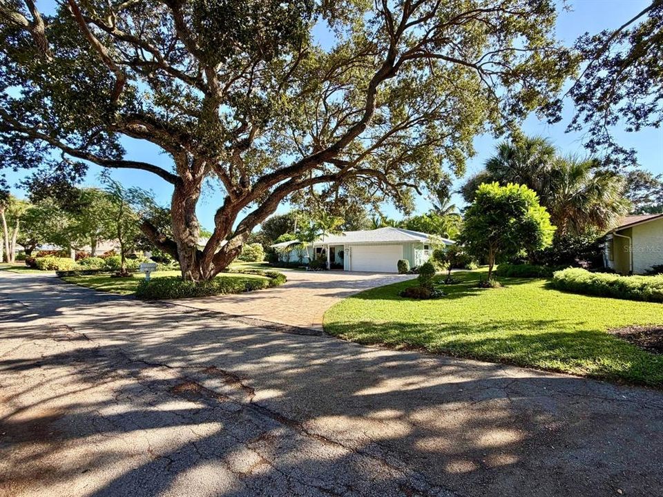 For Rent: $15,500 (3 beds, 2 baths, 1858 Square Feet)