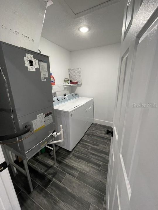 Activo con contrato: $329,000 (3 camas, 2 baños, 1125 Pies cuadrados)