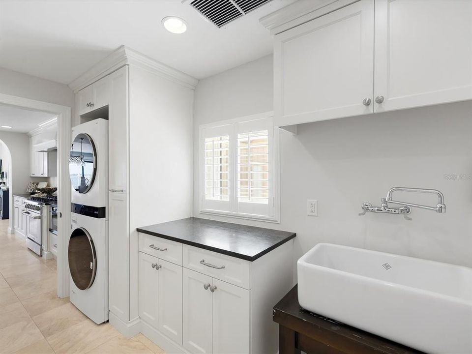 待售: $3,690,000 (4 贝兹, 3 浴室, 4390 平方英尺)