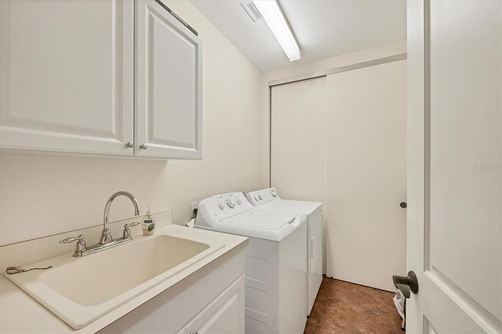 For Sale: $599,000 (2 beds, 2 baths, 1682 Square Feet)