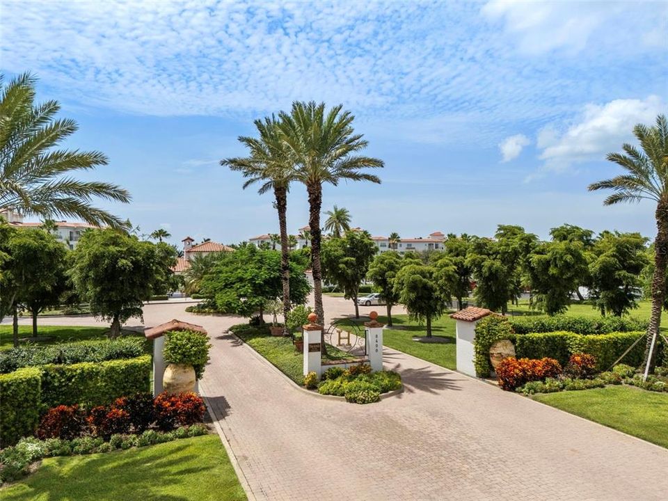 For Sale: $599,000 (2 beds, 2 baths, 1682 Square Feet)