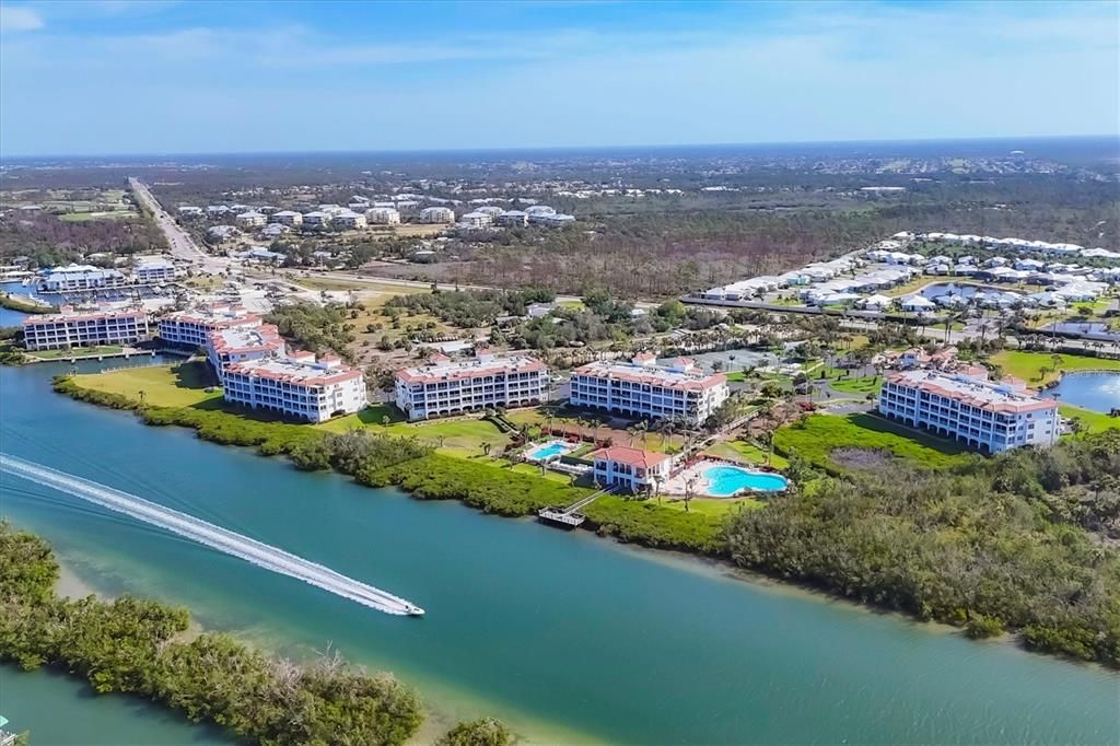 For Sale: $599,000 (2 beds, 2 baths, 1682 Square Feet)