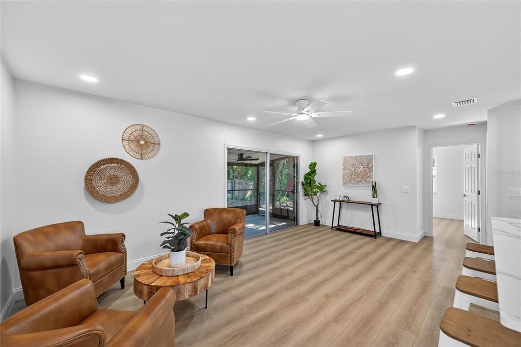 En Venta: $439,000 (4 camas, 2 baños, 1548 Pies cuadrados)