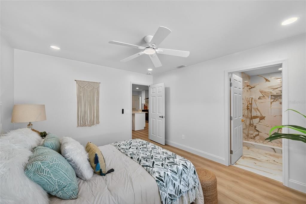 En Venta: $439,000 (4 camas, 2 baños, 1548 Pies cuadrados)