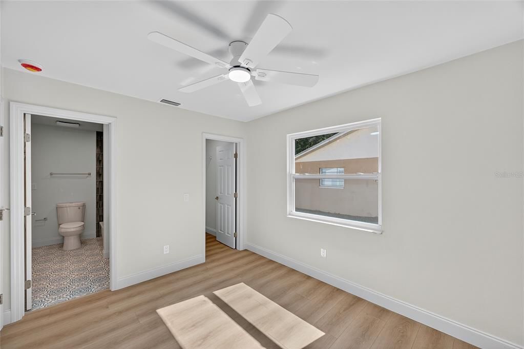 En Venta: $439,000 (4 camas, 2 baños, 1548 Pies cuadrados)