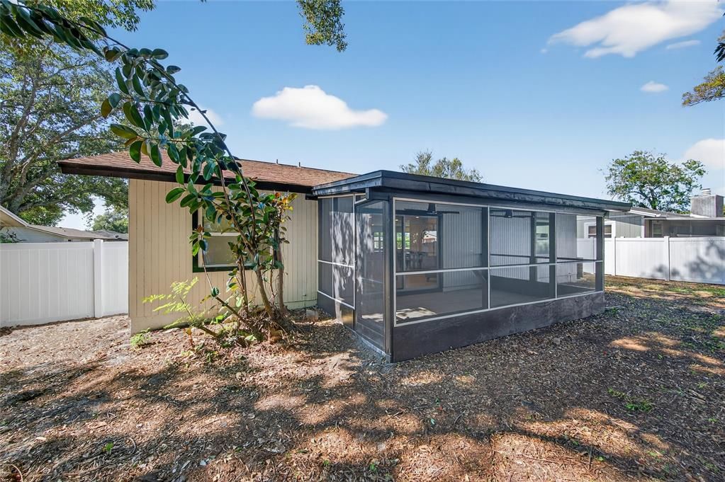 En Venta: $439,000 (4 camas, 2 baños, 1548 Pies cuadrados)