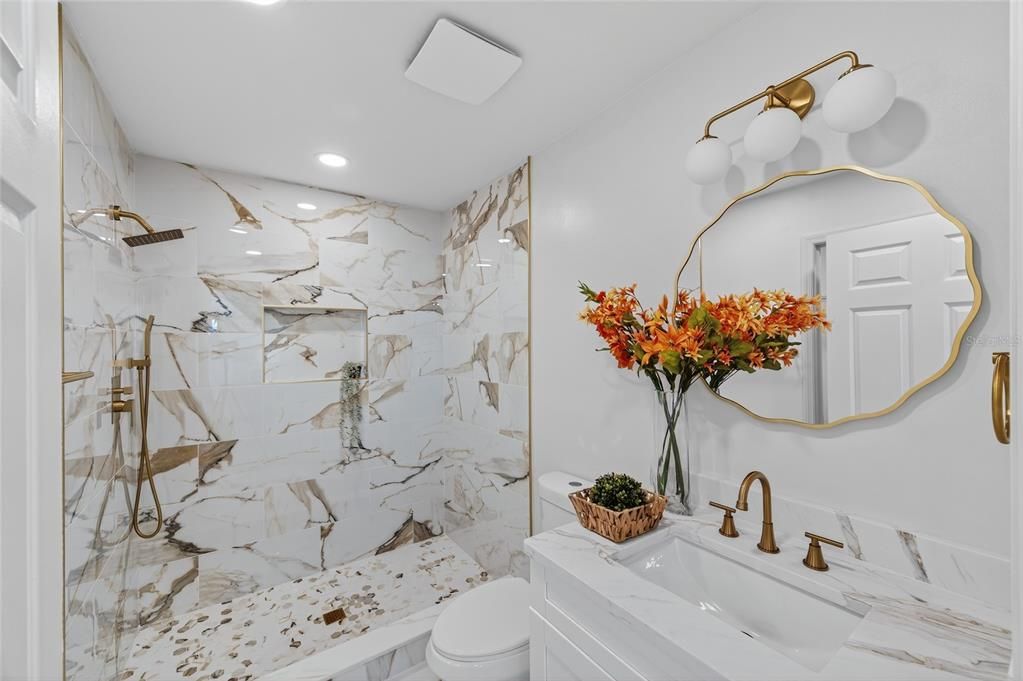 En Venta: $439,000 (4 camas, 2 baños, 1548 Pies cuadrados)