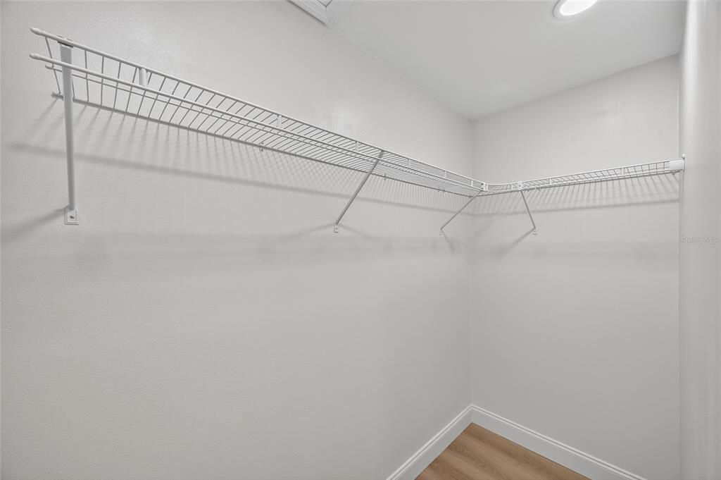 En Venta: $439,000 (4 camas, 2 baños, 1548 Pies cuadrados)