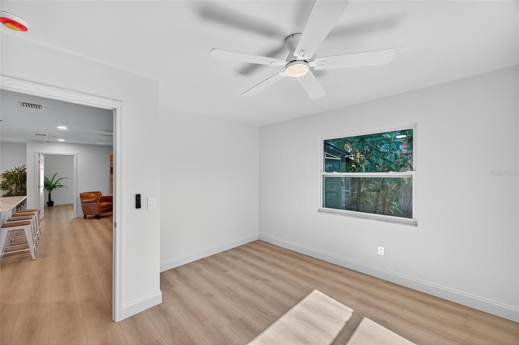 En Venta: $439,000 (4 camas, 2 baños, 1548 Pies cuadrados)