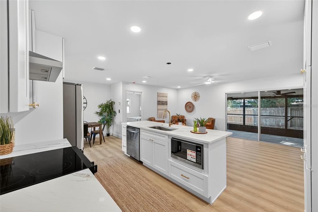 En Venta: $439,000 (4 camas, 2 baños, 1548 Pies cuadrados)