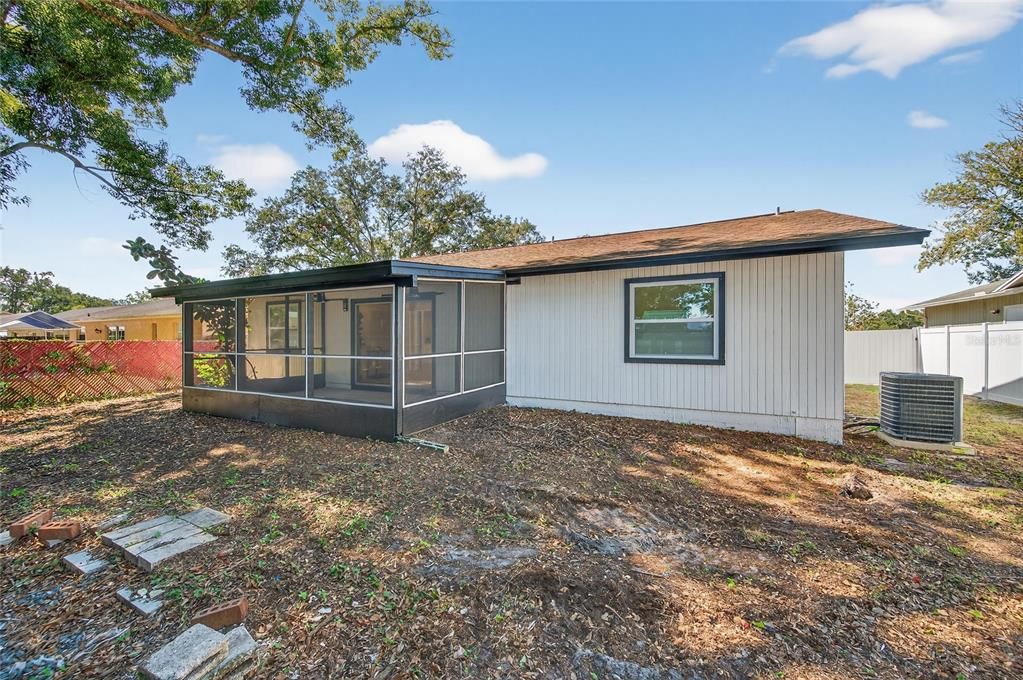 En Venta: $439,000 (4 camas, 2 baños, 1548 Pies cuadrados)