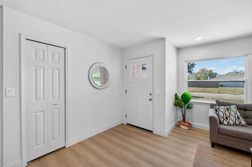 En Venta: $439,000 (4 camas, 2 baños, 1548 Pies cuadrados)