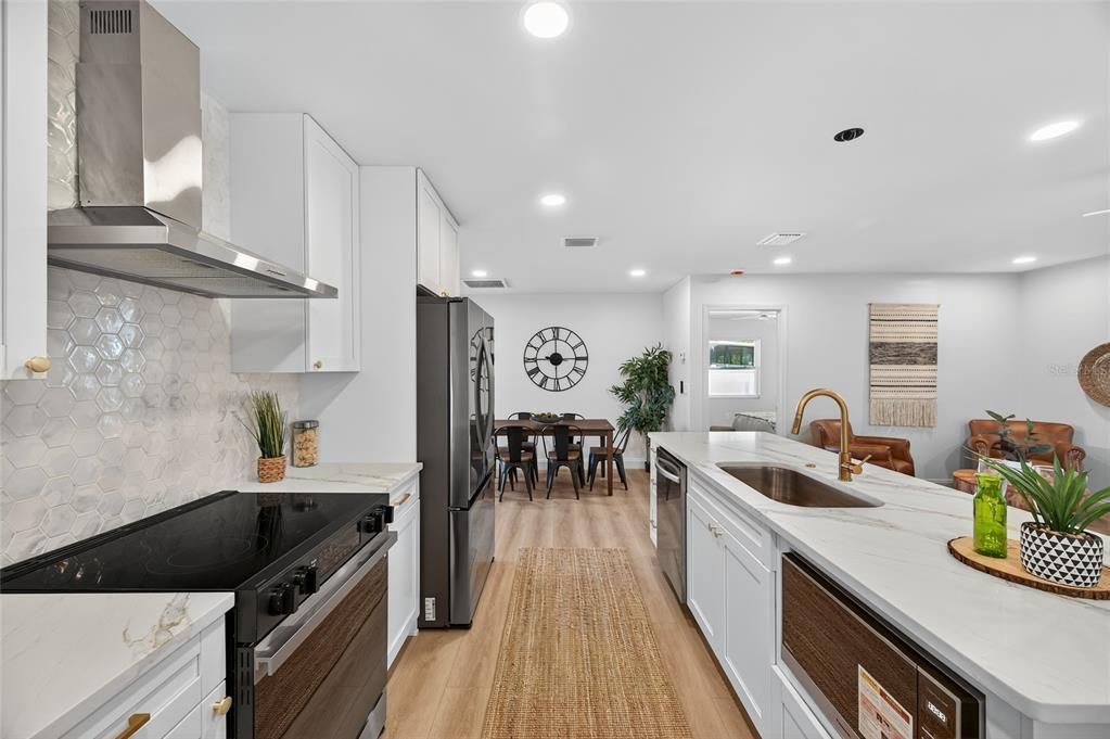 En Venta: $439,000 (4 camas, 2 baños, 1548 Pies cuadrados)