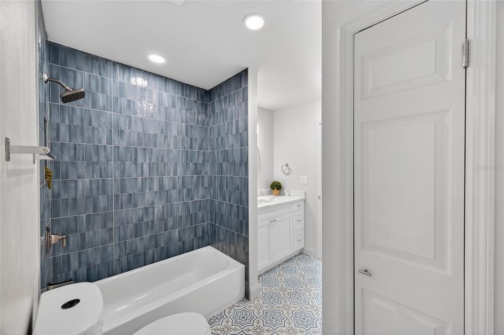 En Venta: $439,000 (4 camas, 2 baños, 1548 Pies cuadrados)