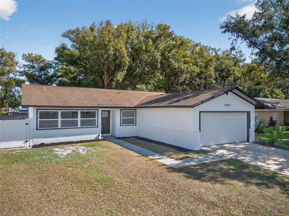 En Venta: $439,000 (4 camas, 2 baños, 1548 Pies cuadrados)