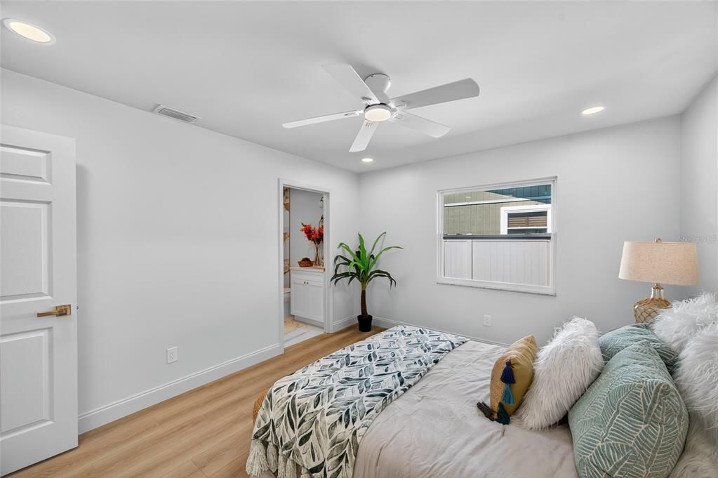 En Venta: $439,000 (4 camas, 2 baños, 1548 Pies cuadrados)