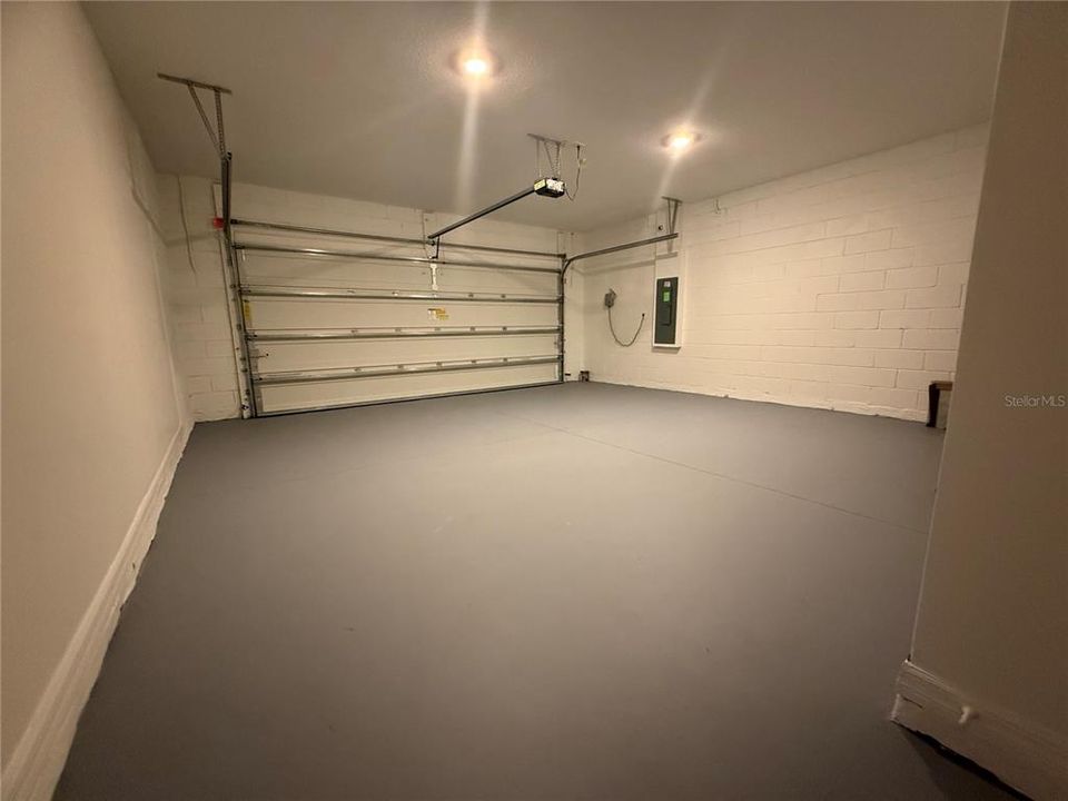 出租: $2,300 (4 贝兹, 2 浴室, 1933 平方英尺)