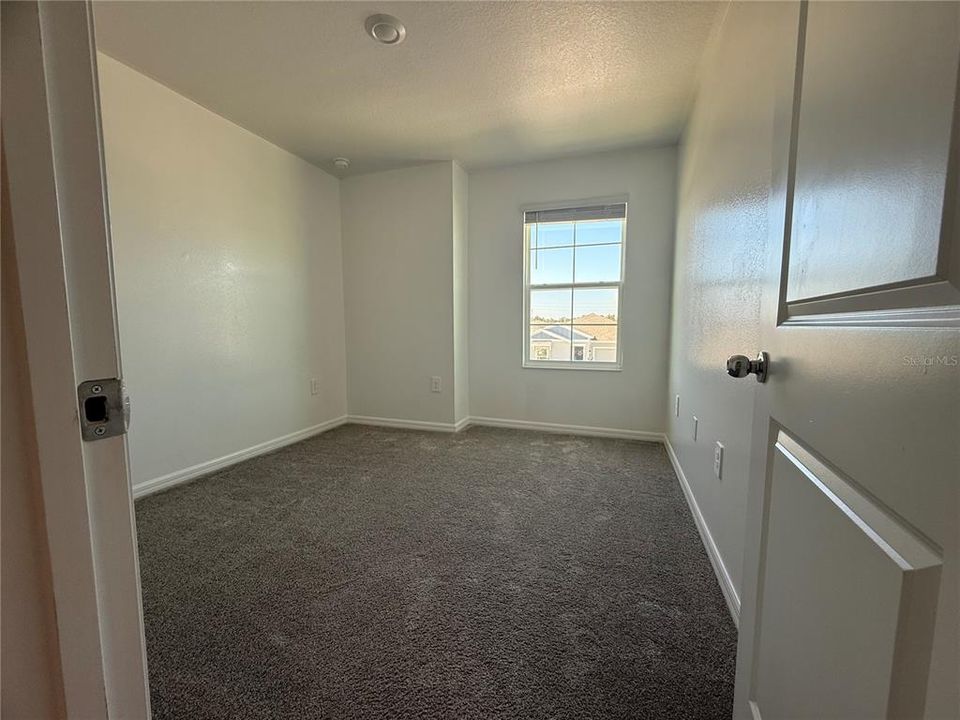 出租: $2,300 (4 贝兹, 2 浴室, 1933 平方英尺)