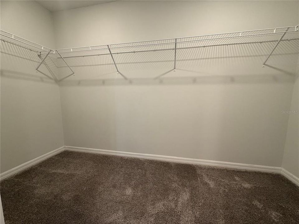 出租: $2,300 (4 贝兹, 2 浴室, 1933 平方英尺)