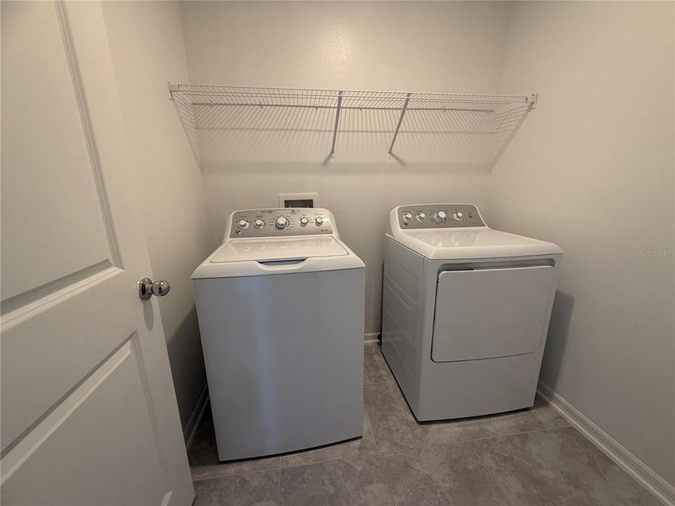 出租: $2,300 (4 贝兹, 2 浴室, 1933 平方英尺)