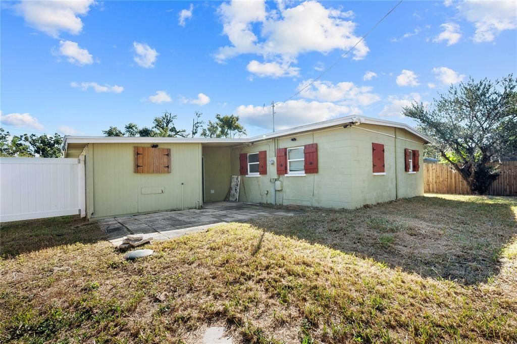 Active With Contract: $250,000 (3 beds, 1 baths, 864 Square Feet)