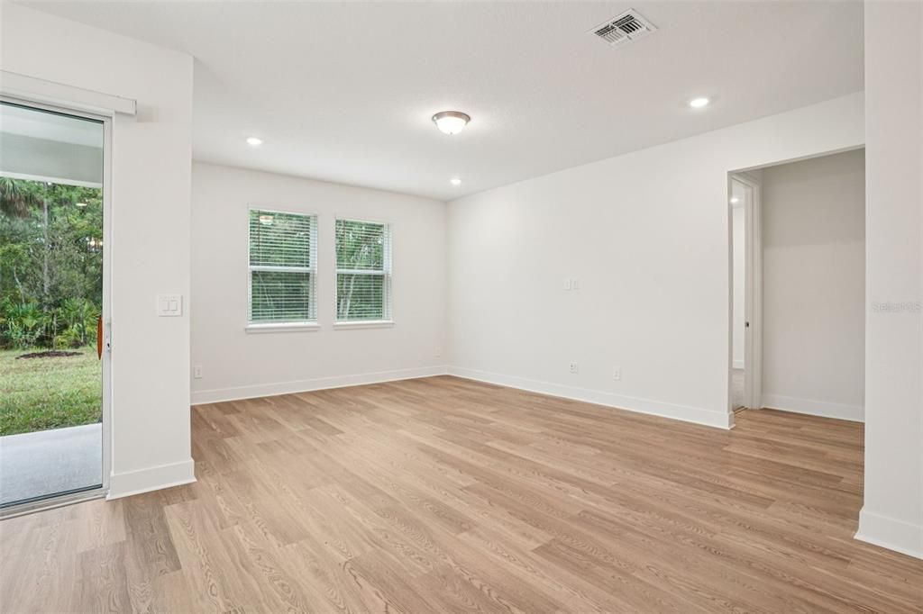 На продажу: $417,730 (4 спален, 2 ванн, 1908 Квадратных фут)