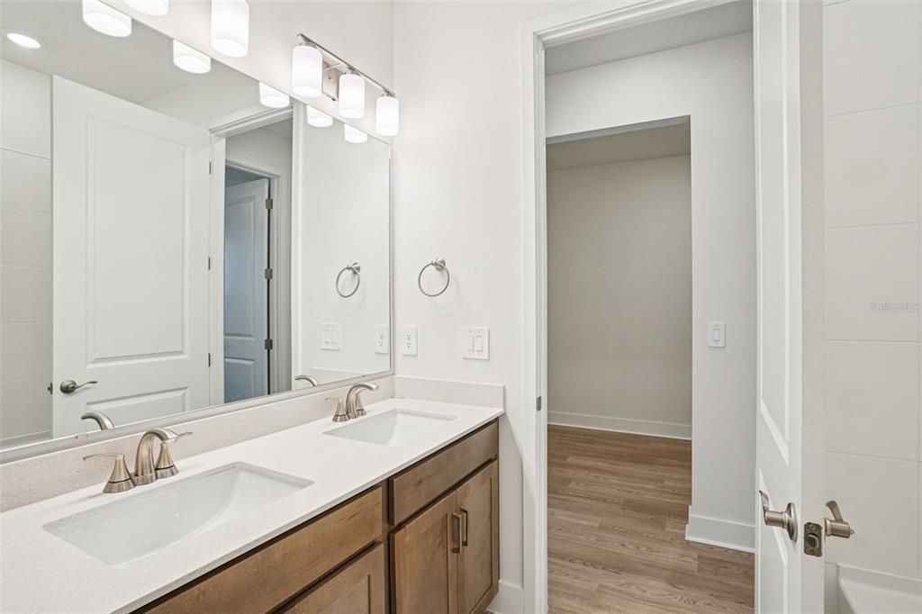 На продажу: $417,730 (4 спален, 2 ванн, 1908 Квадратных фут)