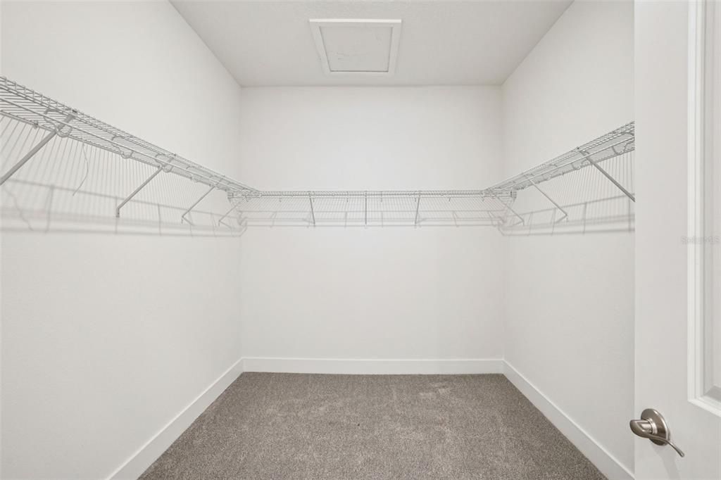 На продажу: $417,730 (4 спален, 2 ванн, 1908 Квадратных фут)