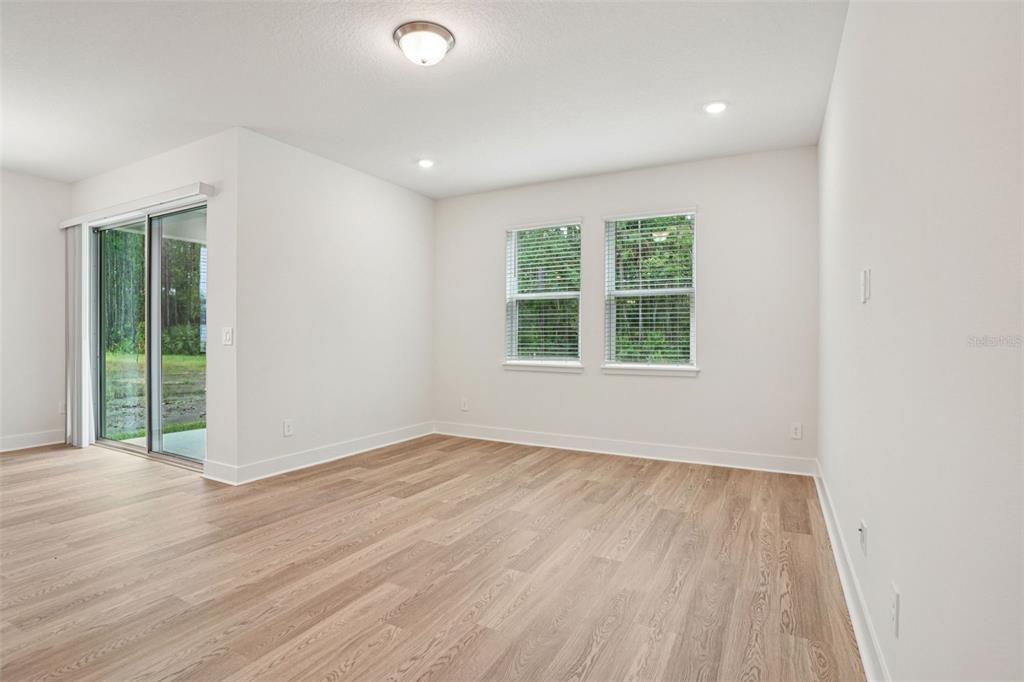 На продажу: $417,730 (4 спален, 2 ванн, 1908 Квадратных фут)